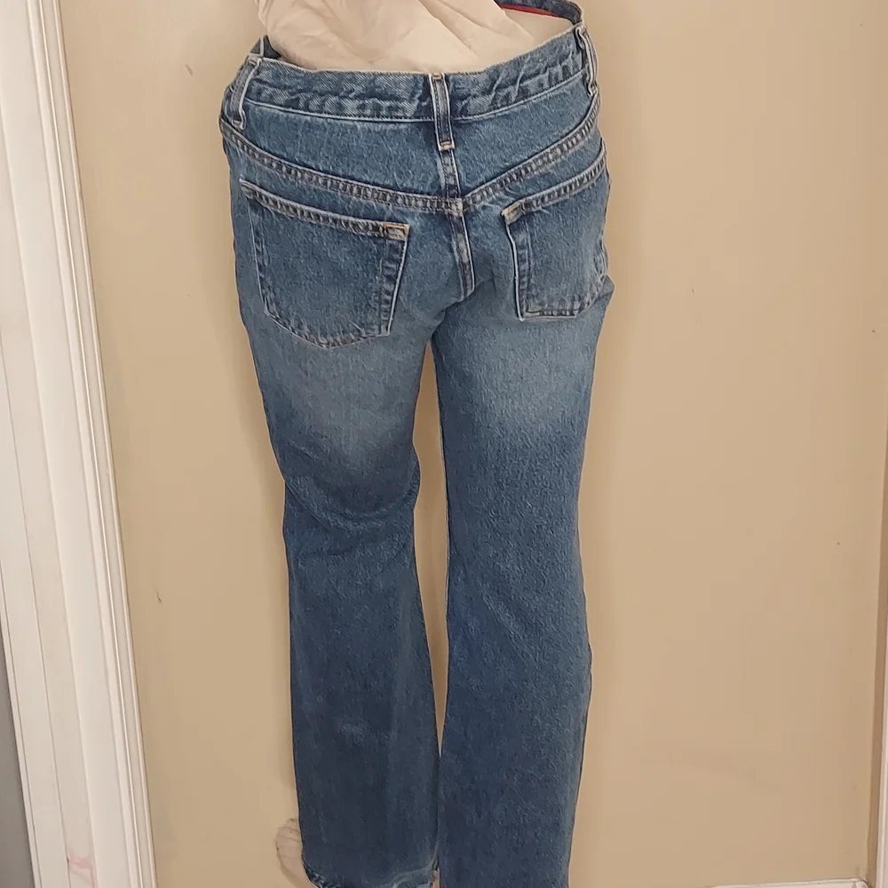 GAP Women's Flare Jeans in Classic Blue - Picture 3 of 7